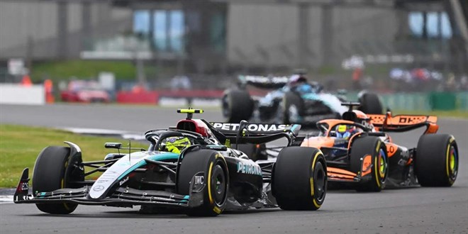 F1 Büyük Britanya Grand Prix'sini Hamilton kazandı