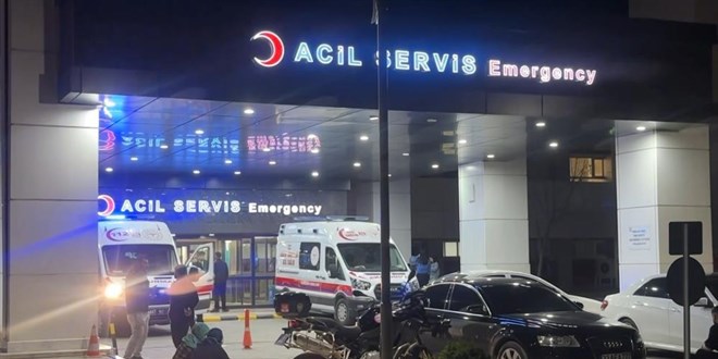 Elazığ'da otomobil şarampole uçtu: 2 ölü, 1 yaralı
