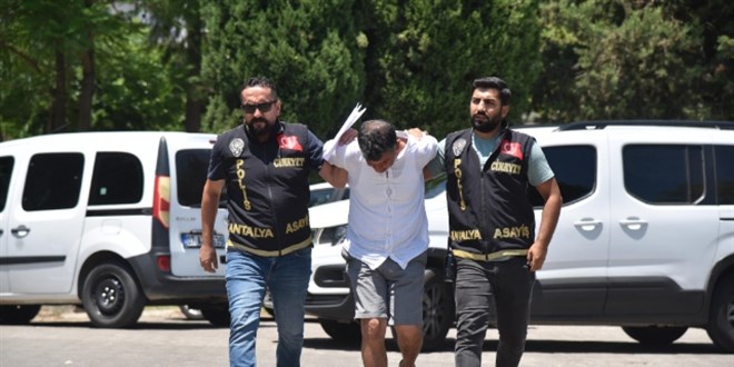 Telefonunu çaldığını düşündüğü kişiyi döverek öldürdü