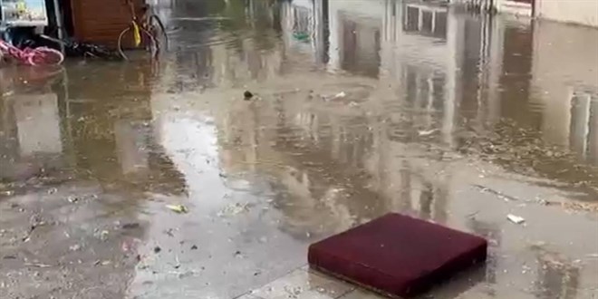 Heybeliada'da sağanak etkili oldu