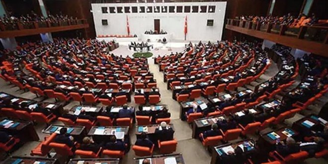 Öğretmenlik Mesleği Kanunu, birinci bölümü Meclis'te kabul edildi