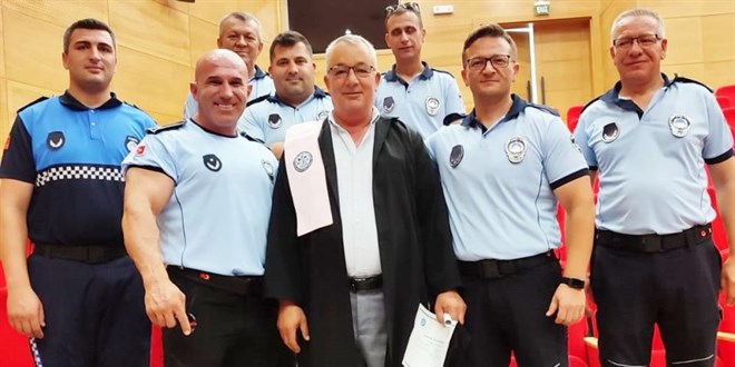 60 yaşındaki zabıta üniversitede birinci oldu