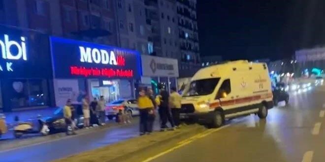 Hasta taşıyan ambulans kaza yaptı: 1 polis yaralandı