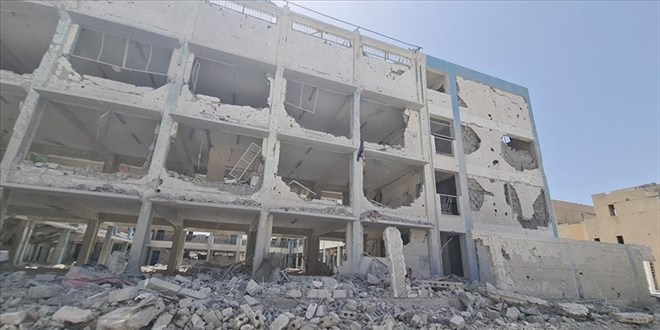 İsrail Nuseyrat'ta sivillerin sığındığı okulu vurdu: 14 ölü