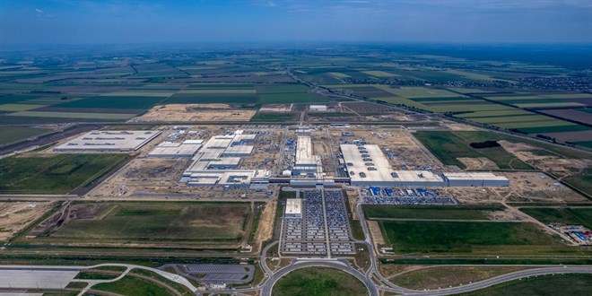 Dünya devinin fabrikasını Türkler yapacak