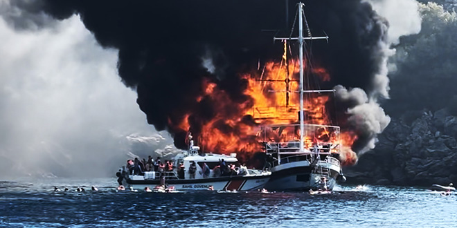 Marmaris'te 14 kişinin yaralandığı tur teknesi yangında 2 gözaltı