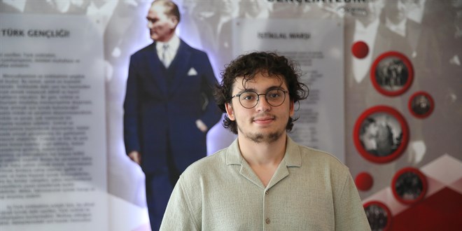AYT sözel Türkiye birincisi Fatih Emre, hukukçu olmak istiyor