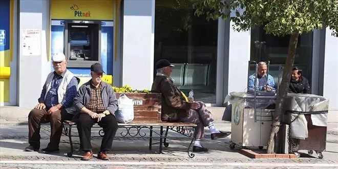 Hükümet, emeklilik sistemini değiştirmek için düğmeye bastı