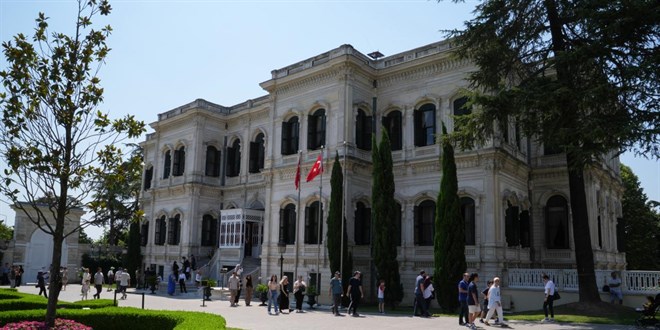 Yıldız Sarayı 2 günde 13 bine yakın kişiyi ağırladı