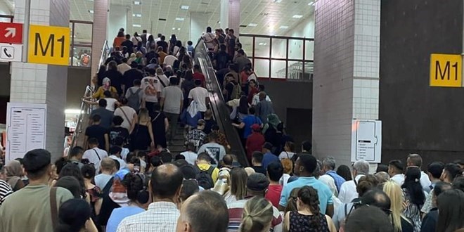 Ankara'da aşırı sıcaklar: Durdurulan metro seferleri yeniden başladı