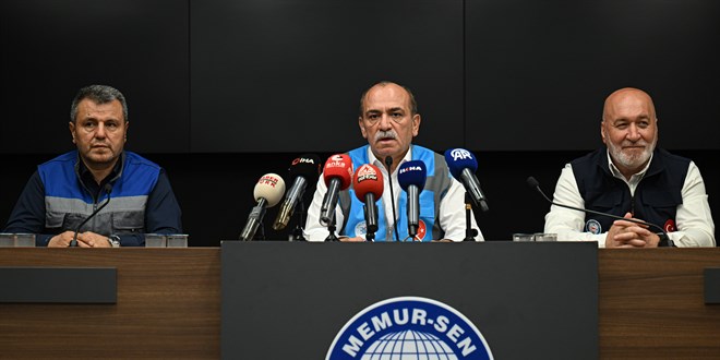 Memurların yürüyüşü valilik engeline takıldı