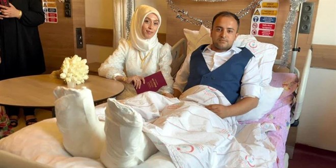 Düğün alışverişinde damadın ayakları kırılınca nikah hastane odasına kıyıldı