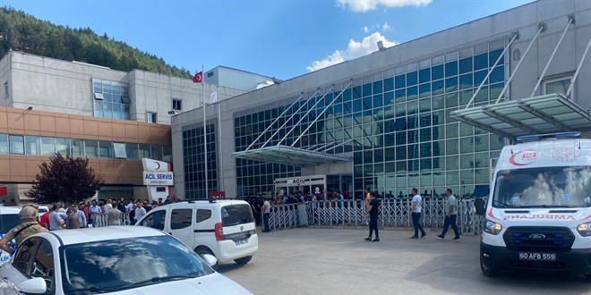 Eski ve yeni muhtar arasında çıkan silahlı kavgada 1 kişi öldü, 2 kişi yaralandı