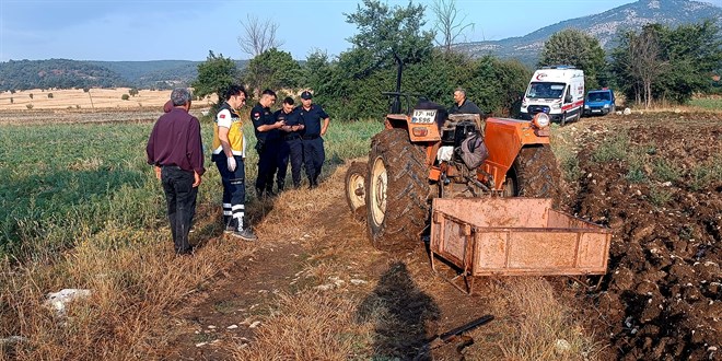 Kütahya'da bir kişi tarlasında ölü bulundu