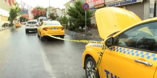 Beyolu'nda taksiden inen mteri rastgele ate etti