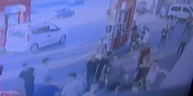 'Niye p atyorsun?' dedi, 15 kiiden dayak yedi