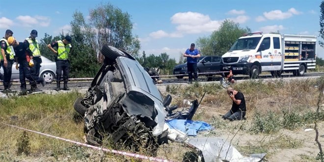 TIR ile arpan otomobildeki aile yok oldu