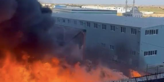Tekirdağ'da 2 plastik fabrikasında çıkan yangın söndürüldü