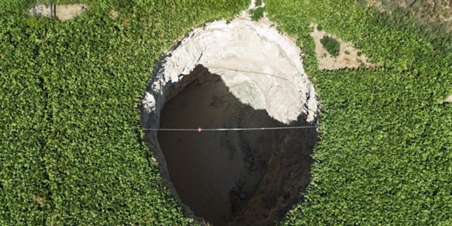 Konya'da 40 metre derinliğinde yeni obruk oluştu