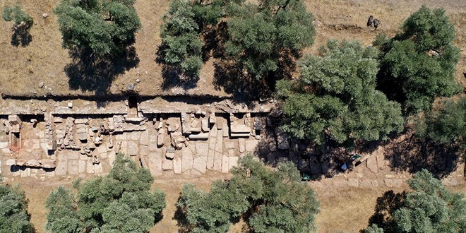 Ayd�n'da yakla��k bin y�ll�k 47 mezar bulundu