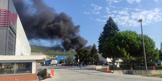 Bursa'da yat fabrikasında yangın