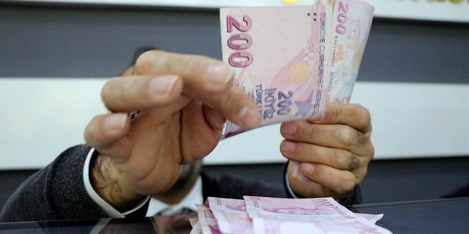 Emeklinin maaş farkı hesaplara yatmaya başladı