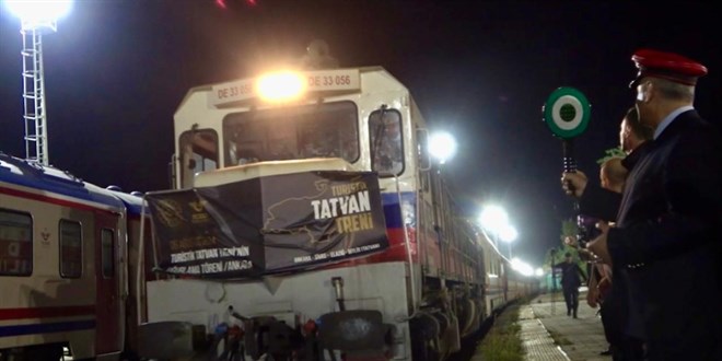 Turistik Tatvan Treni ikinci seferinde Tatvan'a ulaştı