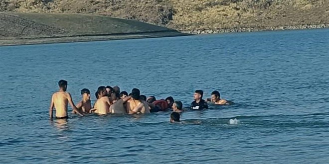 Muş'ta baraj gölüne giren 5 kişiden 4'ünün cansız bedenine ulaşıldı