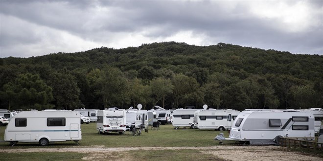 Kocaeli'de karavanlara park yasağı