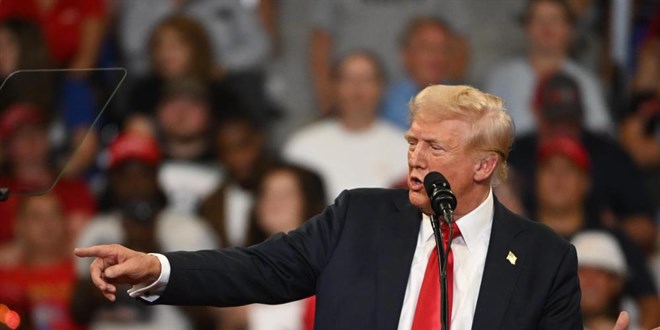 Trump, yaklaşık 1 yıl sonra X'te paylaşım yaptı