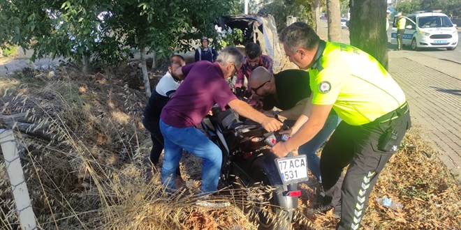 Bursa'da hafif ticari araçla çarpışan motosikletin sürücüsü öldü
