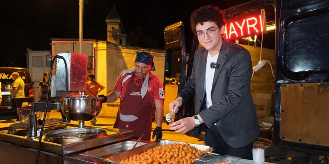 Instagram açıldı diye lokma döktürüp dağıttı