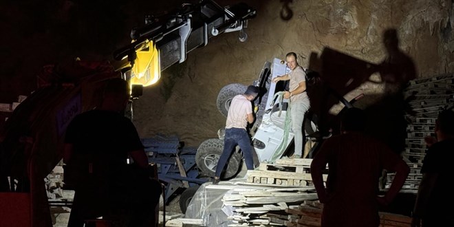 Antalya'da safari kazas�: Anne hayat�n� kaybetti, k�z� yaraland� - Son Dakika Haber