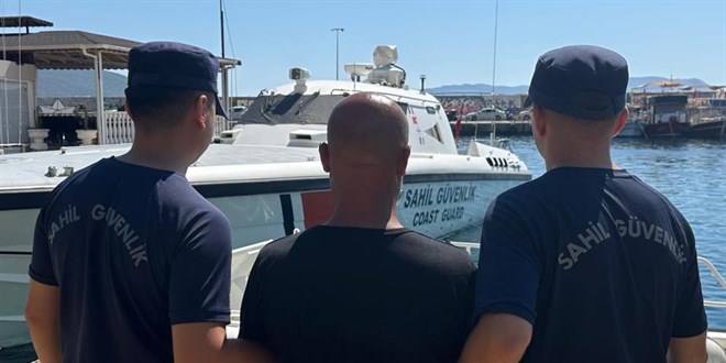 Cezaevinden izinli ��kt�, adaya y�zerek ka�maya �al���rken yakaland� - Son Dakika Haber