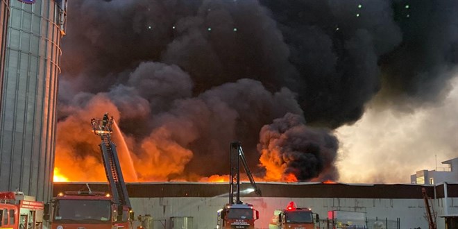 Gaziantep'te hal� fabrikas�nda yang�n