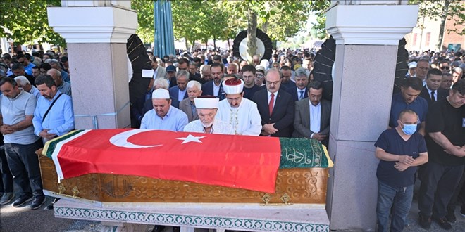 Avrasya Yazarlar Birliği Başkanı Yakup Ömeroğlu, son yolculuğuna uğurlandı