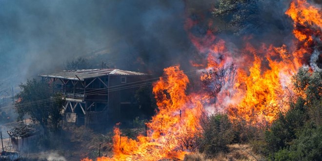 İzmir'de 43 bina, 45 bağımsız bölüm yangından etkilendi