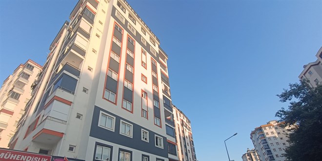 Adana'da 9. kat penceresinden düşen genç öldü