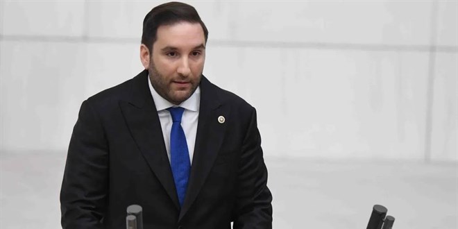 İYİ Parti'den istifa eden vekil CHP'ye katıldı
