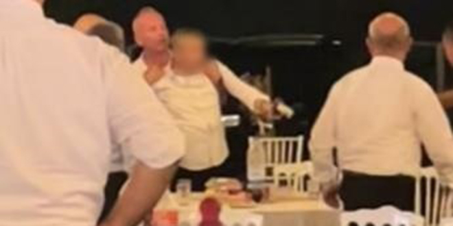 Sosyal medyada başlayan tartışma düğün salonunda kanlı bitti