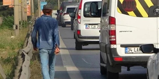 'Yürüyen adam' olarak bilinen kişi evinde ölü bulundu