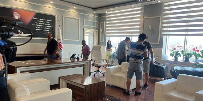 Döşemealtı Belediye Başkanının makam odasına haciz