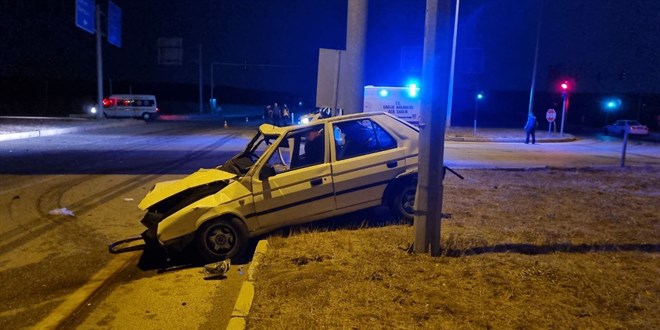 Çorum'da kamyonla çarpışan otomobildeki 1 kişi öldü