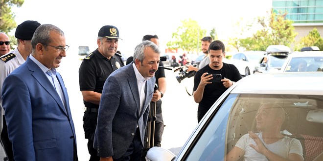 Kap�kule'de 2024'�n ara� ve yolcu ��k�� rekoru k�r�ld�