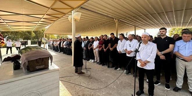 Köksal Toptan'ın kız kardeşi son yolculuğuna uğurlandı