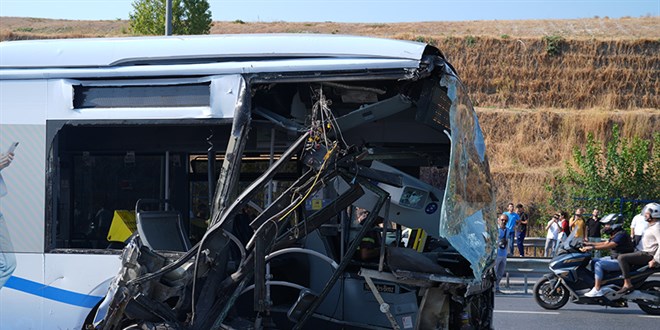 Metrob�s kazas�na ili�kin g�zalt�na al�nanlardan 2'si serbest b�rak�ld�