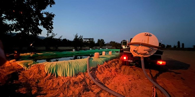 Ye�enlerini kurtarmak isteyen iki amca bo�uldu