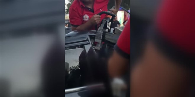 Mersin'de 21. kattan düşen kişi yaşamını yitirdi