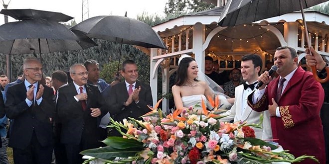 Özel ve Kılıçdaroğlu, nikah şahitliği yaptı