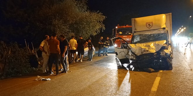 4 aracın karıştığı trafik kazasında 1 kişi öldü, 7 kişi yaralandı